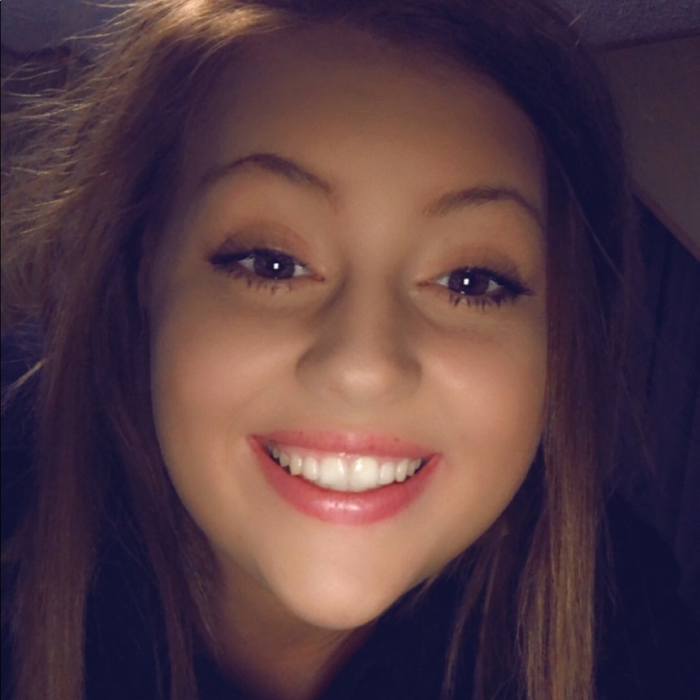 Meet your Posher, Ashley